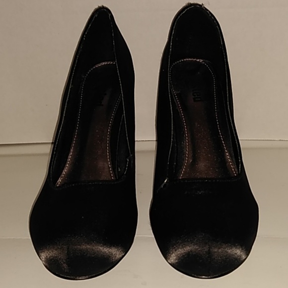Women's Unlisted black heels - Picture 2 of 8